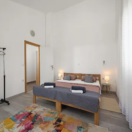 Modern Rscape With Pool Βίλα *