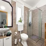 Modern Rscape With Pool * Baderna