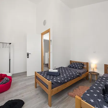 Villa Modern Rscape With Pool *