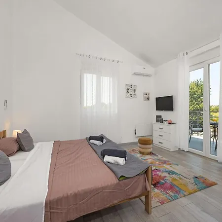 Modern Rscape With Pool Villa