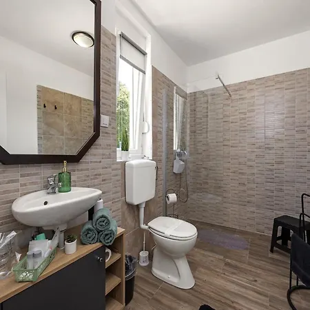 Villa Modern Rscape With Pool *